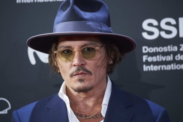 Tras un año complicado, Johnny Depp reaparece con conmovedor mensaje