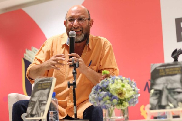 Muestra Eduardo Antonio Parra otro rostro de Benito Juárez en la FeliUAS