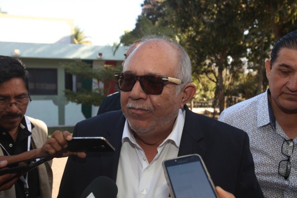 Justifica Químico Benítez que haya familiares de funcionarios en su gobierno en Mazatlán