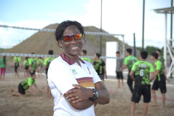 Cubana Mayra Ferrer llega a fortalecer el voleibol sinaloense