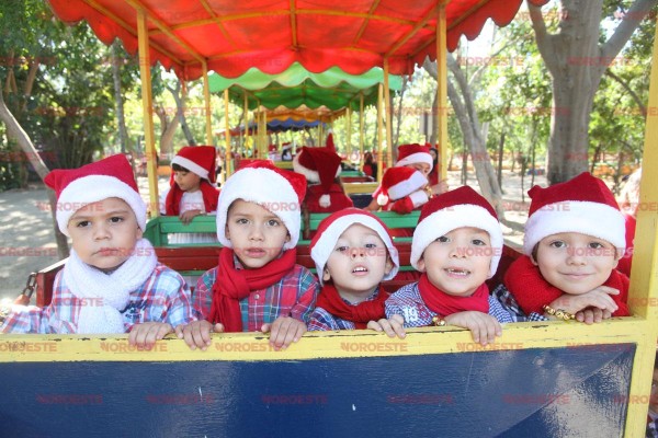 Colegio Gilberto Owen encantan con su Festival Navideño