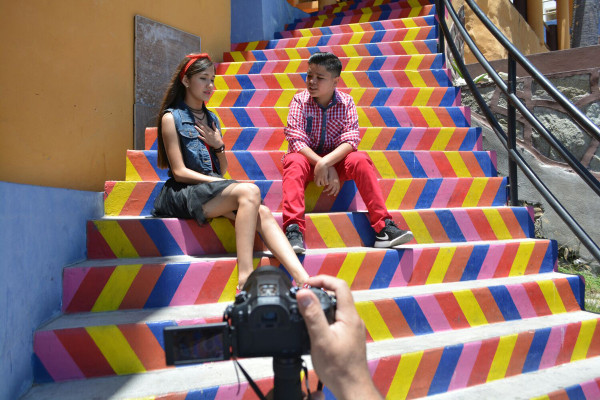 Paoly Flores y René Ojeda graban video musical en Mazatlán