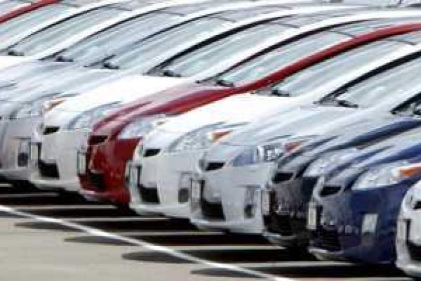 Ventas de vehículos ligeros cae 25% en marzo, reporta AMDA