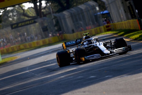 Valtteri Bottas sorprende y arrolla en el Gran Premio de Australia