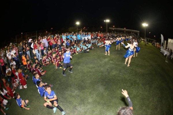 Toda una algarabía se vivió en la ceremonia.
