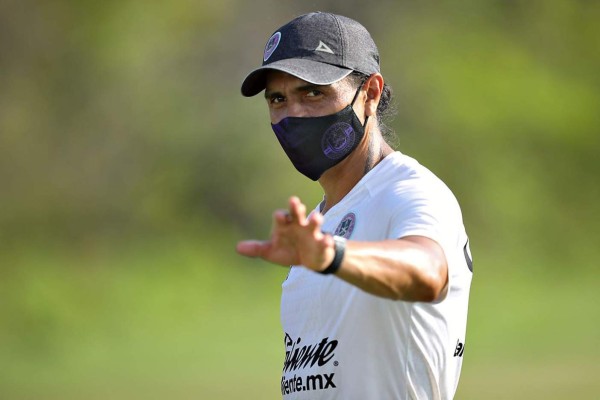 Juan Francisco Palencia tiene el voto de confianza del ex jugador profesional mazatleco Said Godínez. (Twitter @MazatlanFC)