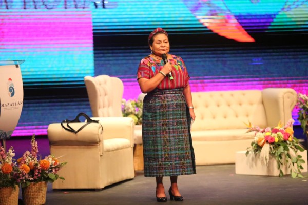 En Mazatlán, Rigoberta Menchú llama a empoderar a la mujer rural
