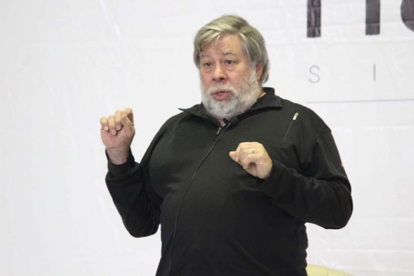 Steve Wozniak habla a los jóvenes de Mazatlán
