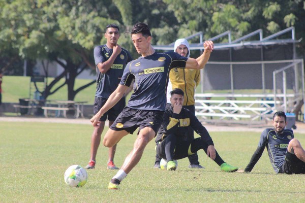 Fernando Arce señala que se ha desatado una fuerte competencia en el equipo.