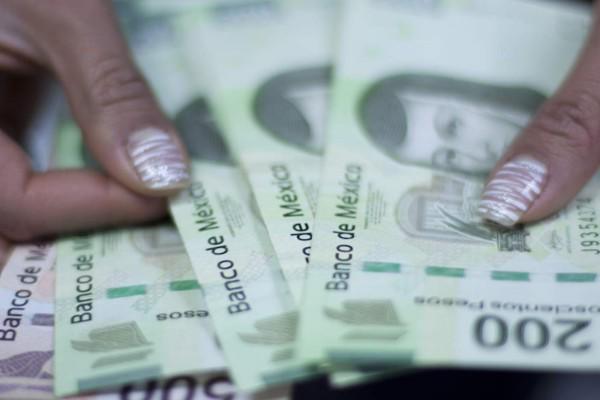 El salario mínimo es el monto mínimo que un trabajador debe de recibir por el trabajo que haya realizado durante un periodo determinado.