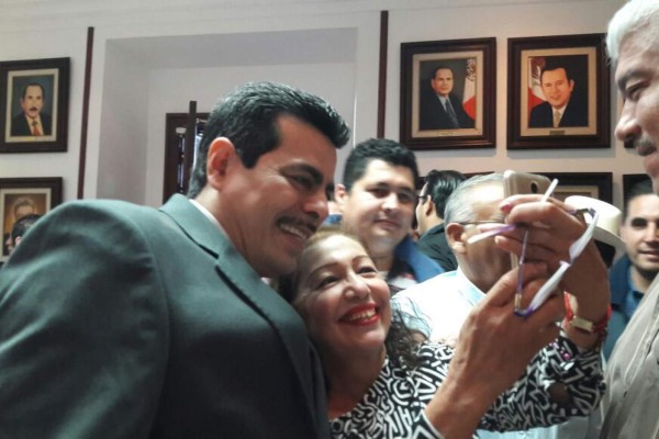 Tony, ¿me regalas una foto? El primer día del nuevo Alcalde de Culiacán