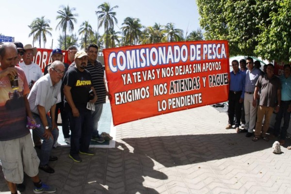 Acuacultores toman las instalaciones de Conapesca en Mazatlán