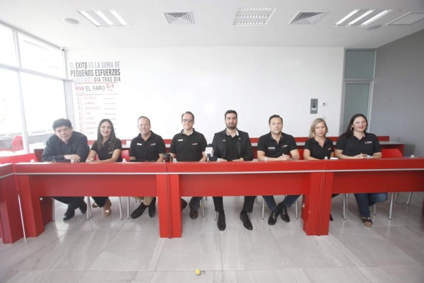 Llega a Mazatlán KW El Faro 35