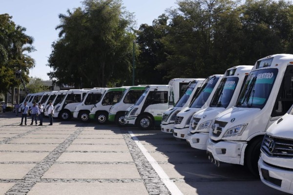 A Mazatlán corresponden 75 de las 200 nuevas unidades del transporte urbano, dice José Vallejo
