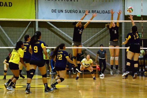 Águilas UAS sale avante en voleibol de sala en Universiada Regional 2019