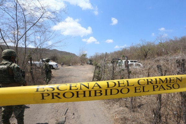 Dos cuerpos más son localizados en fosas clandestinas en Palmillas, en Mazatlán; van 77 en el sur del estado