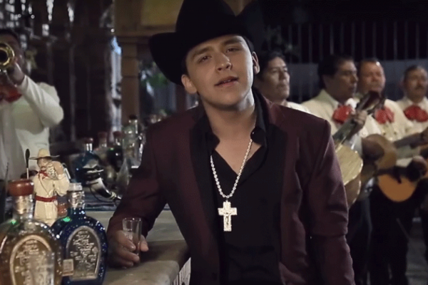 Emocionado Christian Nodal por nuevo disco