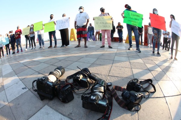 Realizan manifestación para exigir liberación de fotoperiodista Carlos Zataráin de Noroeste