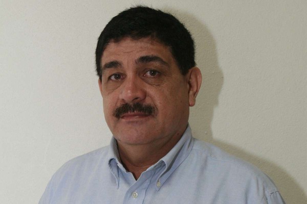 El camino a la escuela de la mano de los padres