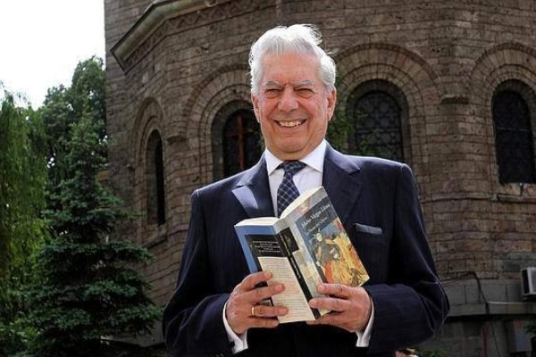 La Bienal de Novela Vargas Llosa se pospone para septiembre
