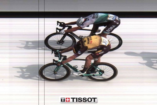 Mike Teunissen da la sorpresa en Bruselas y gana primera etapa del Tour de Francia