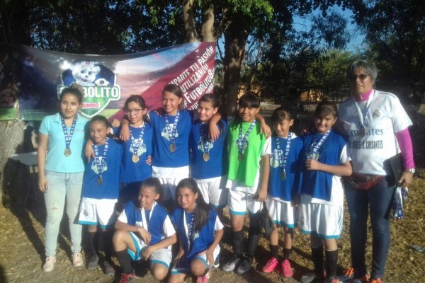 Primaria Miguel Crisantes y Colegio Sebec, campeones del Futbolito Bimbo Culiacán 2018