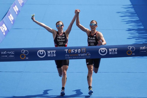 Las triatletas británicas fueron descalificadas de una carrera clasificatoria para los Juegos Olímpicos de Tokio 2020.
