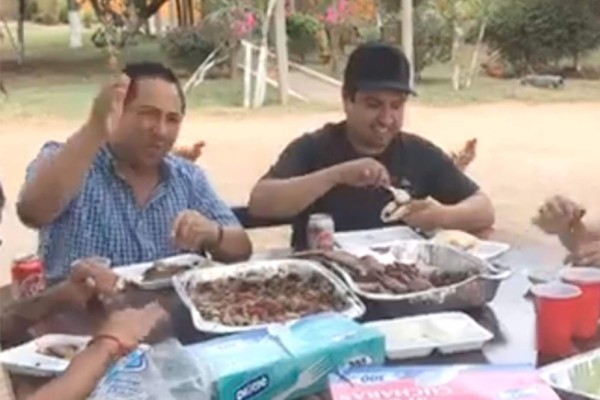 Se avientan Pucheta y ‘Julión’ una parrillada