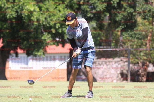 Los golfistas hicieron un gran esfuerzo.