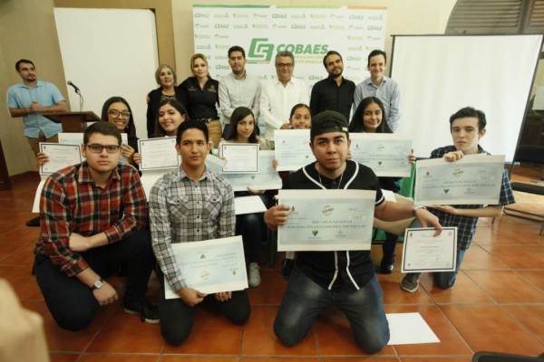 Reconocen en Cobaes a ganadores del concurso Por un Sinaloa responsable