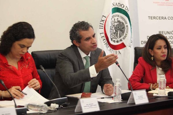 Advierte CFE de otra posible alza a las tarifas eléctricas