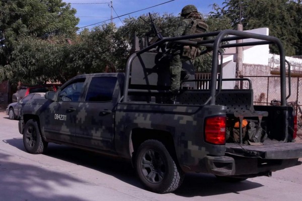 Un muerto y un herido en balacera en evento de peleas de gallo