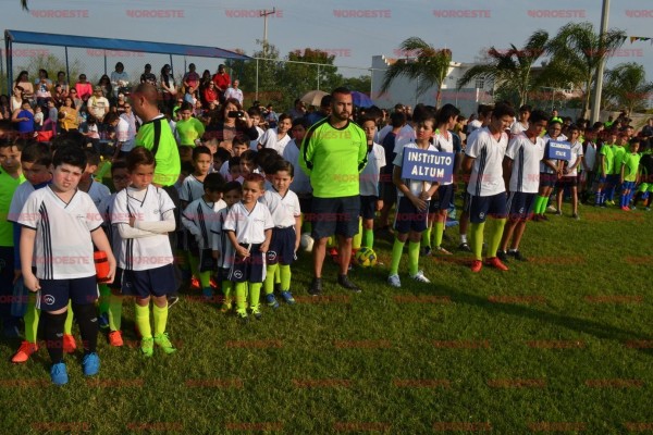 Inauguran la segunda edición de la Copa Altum de futbol.