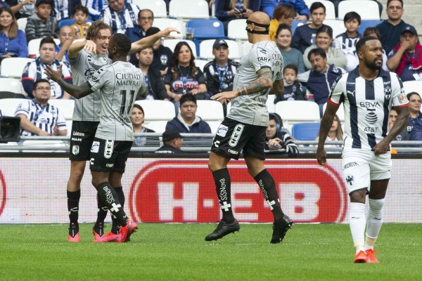 Gallos Blancos de Querétaro viaja a Monterrey a vencer a Rayados.