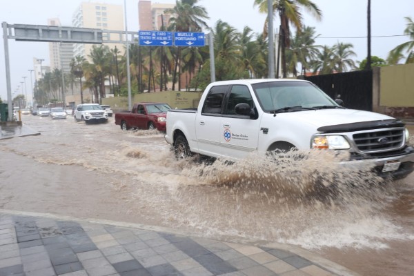 Las lluvias torrenciales de Hernan seguirán en Sinaloa y otros tres estados