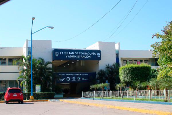 Permea el PAS administración de la UAS