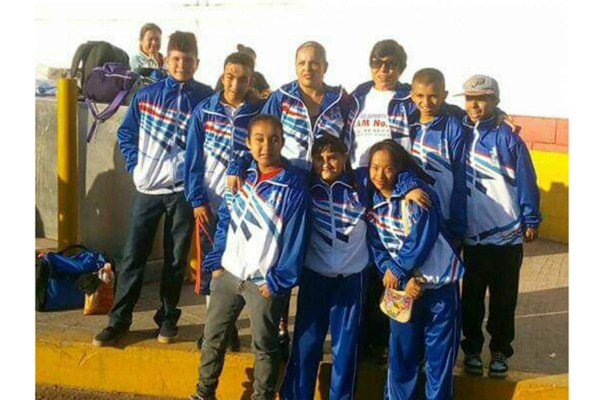 Van alumnos del CAM 11 de Rosario al Encuentro Deportivo Estatal 2018