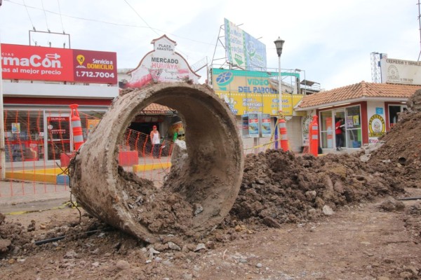 Obras, la pesadilla para los locatarios del Mercado Humaya, en Culiacán