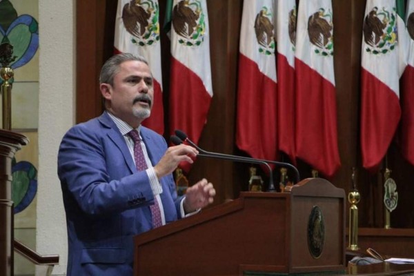 PAN y PRI califican como autoritarismo intento de Morena de topar sueldos de funcionarios en Sinaloa