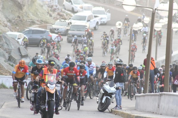 Ciclistas responden al reto del Gran Fondo Mazatlán 2020