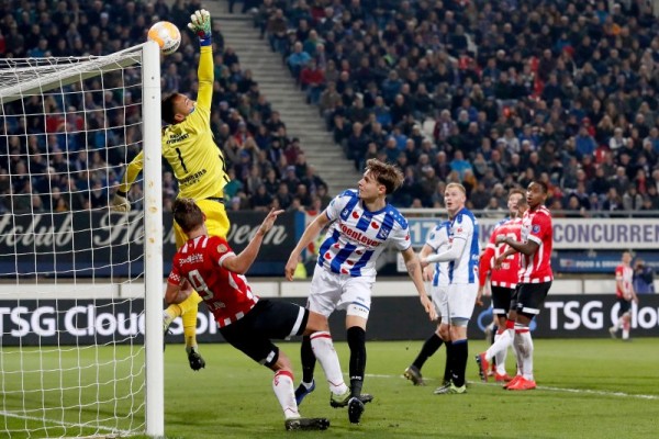 El PSV empata 2-2 con el Heerenveen. (Foto: @PSV)