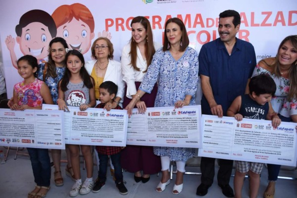 Entrega Estado y municipio 10 mil vales de calzado