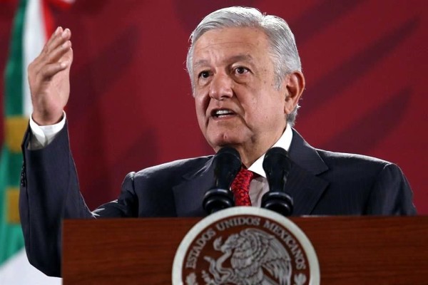 Vargas Llosa ha involucionado en política y es hasta monárquico: AMLO