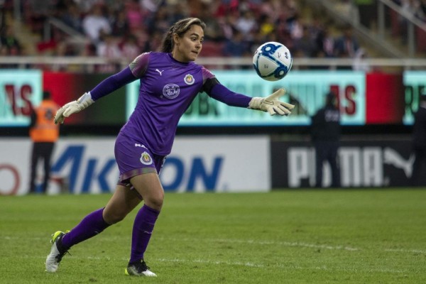 Blanca Félix dice que primero deben picar piedra.