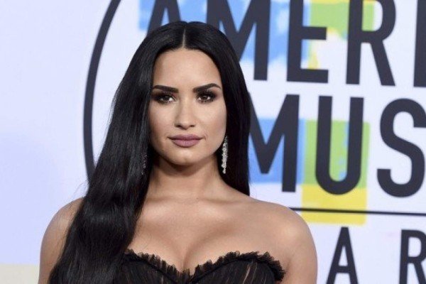 Demi Lovato es juzgada por sobrepeso; fans la defienden