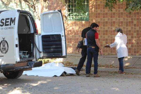 Asesinan a joven, en el fraccionamiento San Benito, en Culiacán