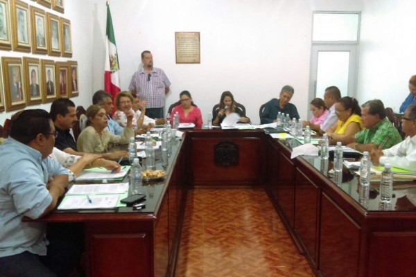 Presta Comuna de Escuinapa $350 mil a regidores, pero adeuda facturas por medicamentos a trabajadores