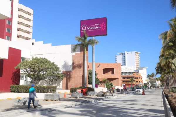 Podrían reabrir hoteles a principios de junio: Quirino Ordaz