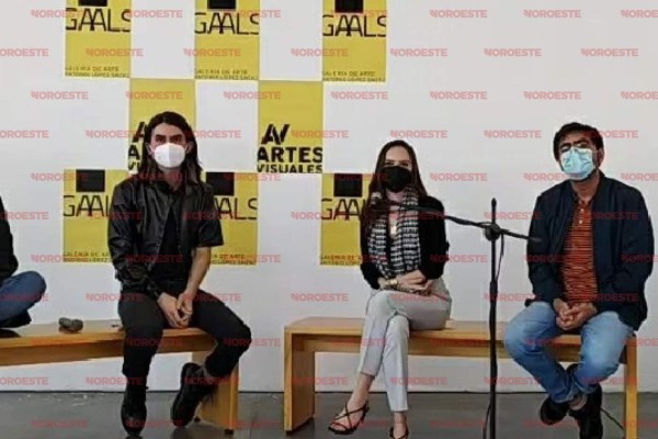 La charla se llevó a cabo en la Galería de Arte Antonio López Sáenz.