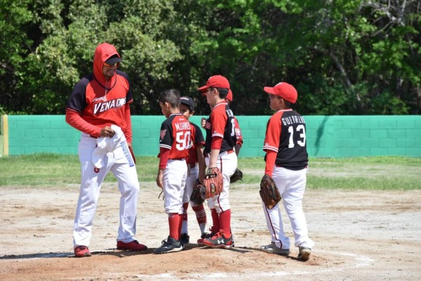 Venaditos de la Infantil Mayor se imponen en el comienzo de la Copa Imdem de beisbol infantil y juvenil
